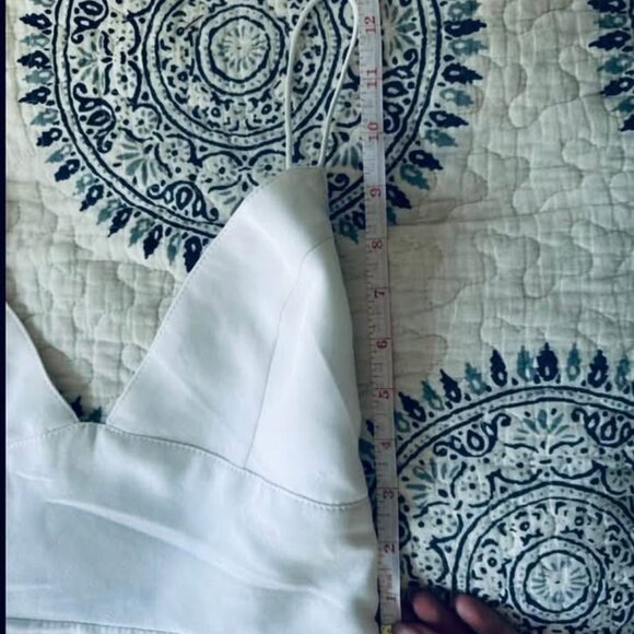 Wedding Dress - Picture 6 of 8